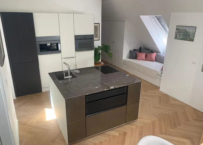 アパート Kremsoase